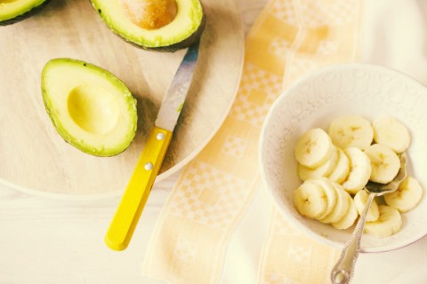 Let’s explore Some Simple Remedies for Cracked Heels Using Natural Ingredients with Helenmart to ease your worries!